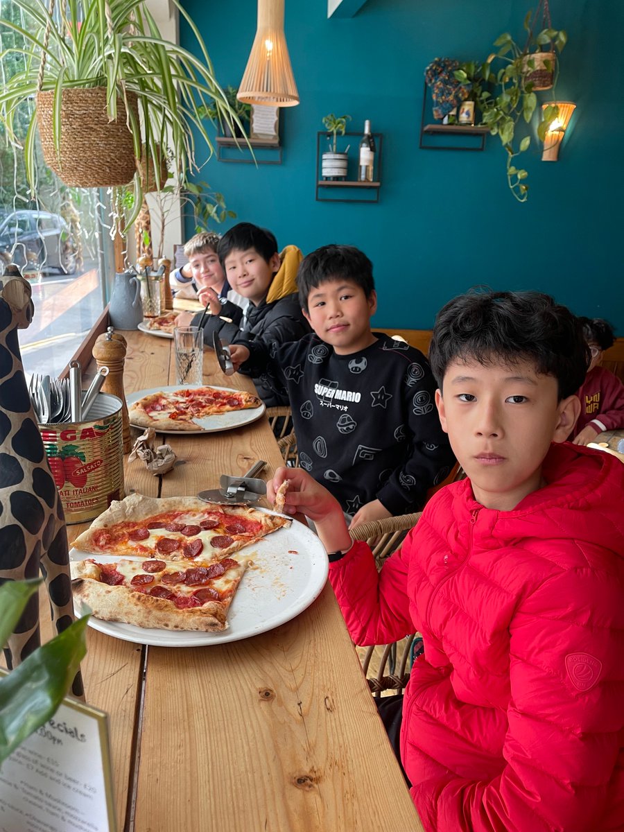 Handcross Park tweet media