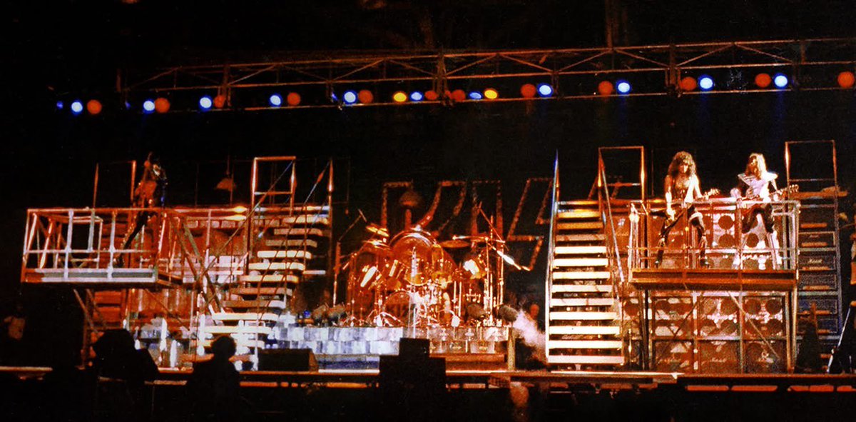Just..WOW!
Here's a cool photo of KISS rehearsing for the LOVE GUN tour. 
Gene is the only one in makeup 
#70sKISS