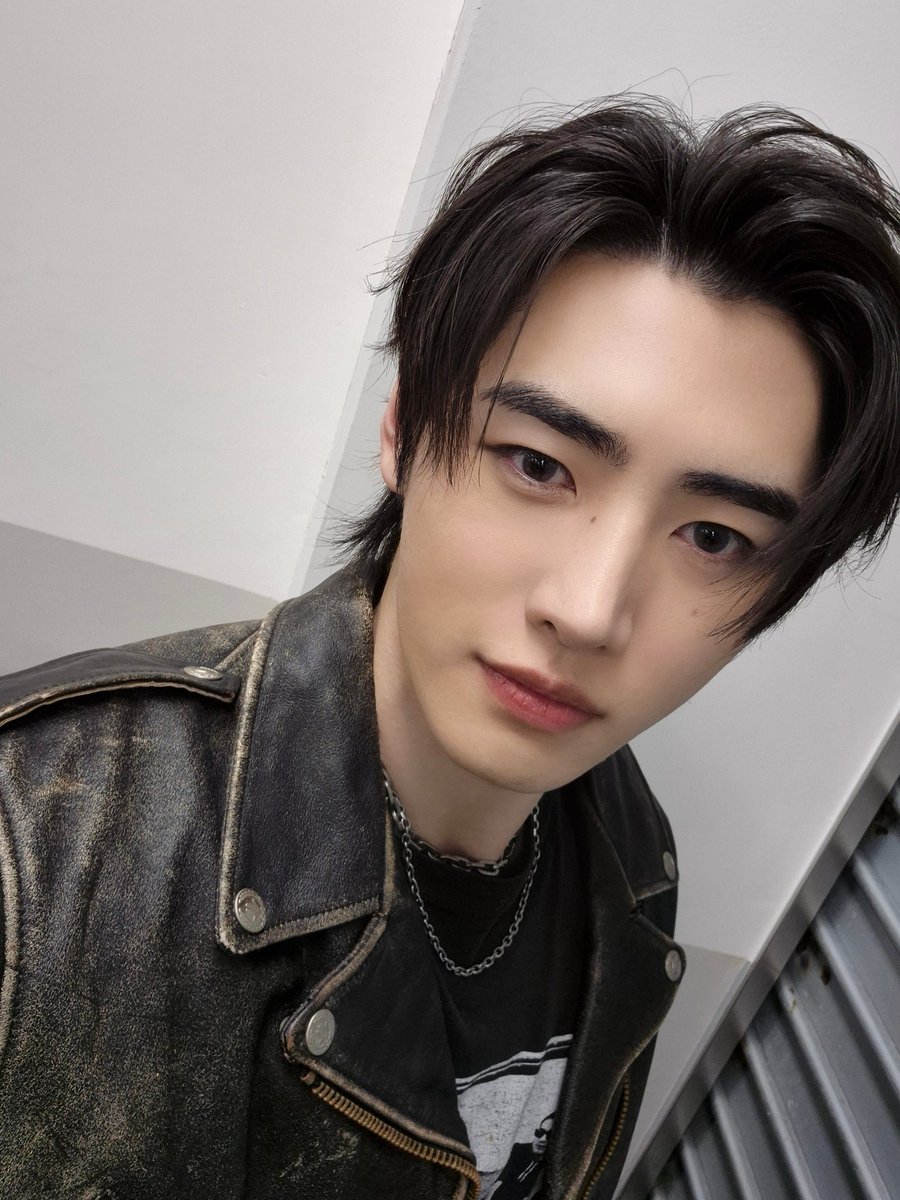 enhypenweverse's tweet photo. [ #성훈’s Post] 250223

#SUNGHOON: ENGENEs, thank you so much for the Daesang today~❤️❤️
Let's cheer up for the many upcoming promotions too and take over 2025! w

@ENHYPEN_members @ENHYPEN #ENHYPEN #엔하이픈 https://t.co/U9hsrlbwm5