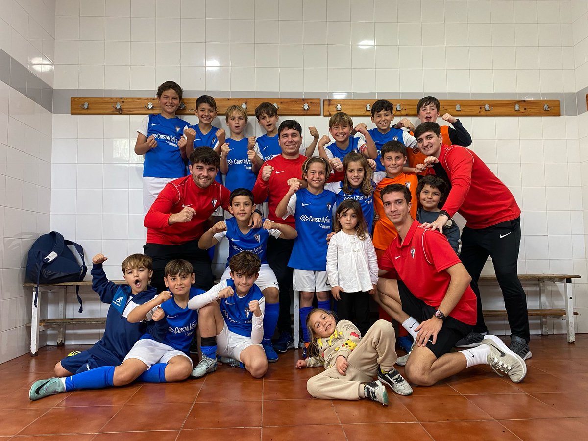 CanteraSFCD's tweet photo. ✅ ¡Nueva victoria de nuestro #BenjamínA en Bazán! 

5️⃣ #BenjamínA 
3️⃣ @XerezDFCCantera 

⚽⚽ Rubén
⚽⚽ Izan
⚽ Aitor https://t.co/o6AiY5zUmW