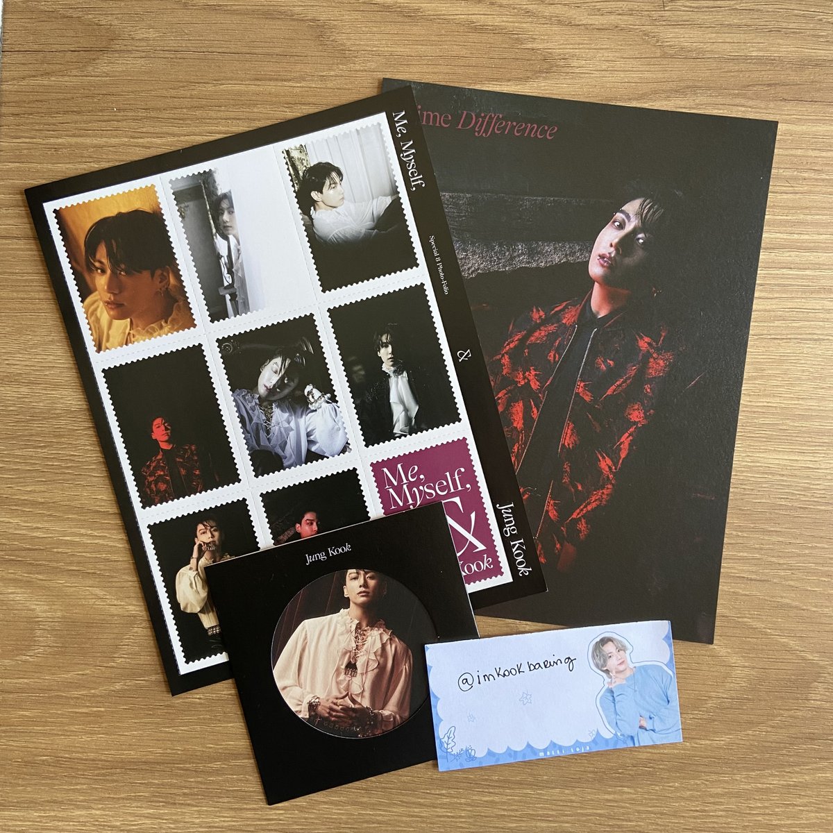 imkookbaring's tweet image. VENDA/VENDO BTS 

itens photofolio Jungkook (mini poster, adesivos e porta copos)

R$40,00 + frete
Pgto via Pix ou Cartão de Crédito com taxas de aprox 7%