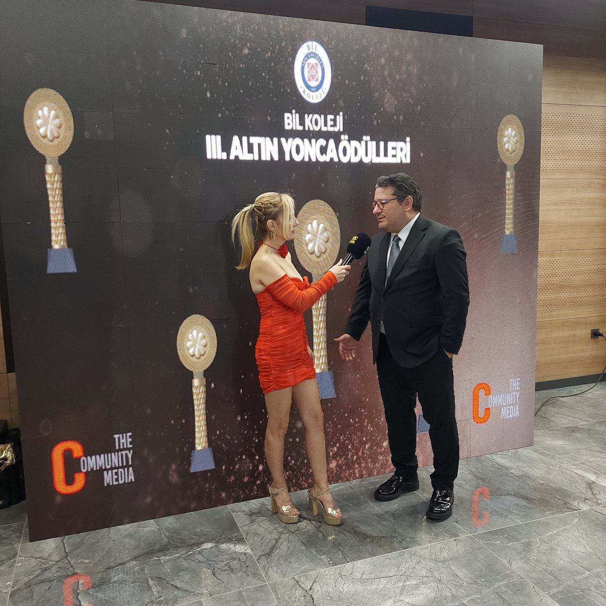 BilKurs's tweet photo. BİL Eğitim Kurumları Kurul Bşk. Sn. @umitkalko Türkiye'nin yılın en iyilerinin seçildiği III. Altın Yonca Ödüllerini basına tanıtarak basın açıklamasını gerçekleştirdi.

@IAUKampus https://t.co/6PHuH8PRKS