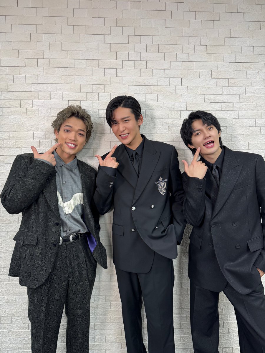 📸】 ⠀ #トリリオンゲーム潜入カメラ ⠀ 初日舞台挨拶の時の オフ