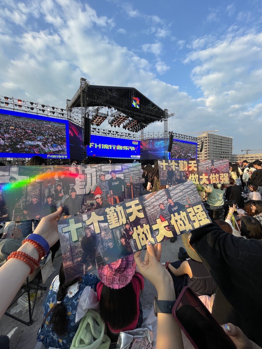 Karin3100044412's tweet image. #banner
#custombanner
#paperbanner
#custompaperhandbanner
#éventailkpop
#kpopcupsleeve
#abanicokpoptran
#twicekpopproductos
#customcupsleevekpop
#custombanner
#sleevescupcustom
#cupsleevecustom
#kpopfanpicket