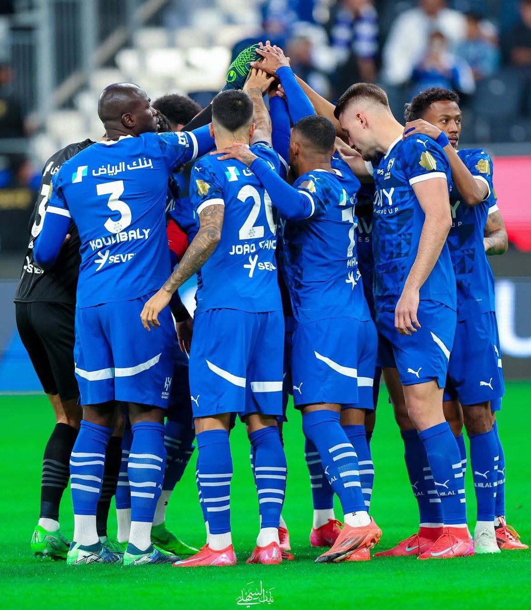 NAJJl11's tweet photo. مساء الهلال.. مسائكم أعظّم نادي في القارة الأكبر 💙💙
 #الهلال_الاتحاد https://t.co/azMuG370vM
