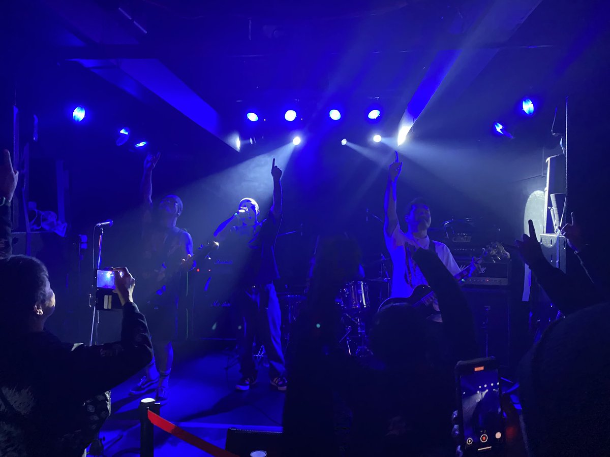 Ryo_superheroes's tweet image. 本日はこちらにお邪魔しております！

噂に聞いていたIN FOR THE KILL
初見だったけどめちゃくちゃカッコイイ！！！
久しぶりのDEHORNも最高でした！！！

これから信頼と実績のHYDROPHOBIAがスタートでっす！

#SHININGMOMENT
#KIETHFLACK