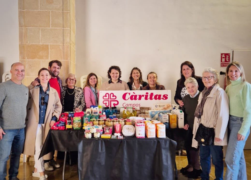 ppbalears's tweet photo. ☕️ Assistim al cafè solidari a benefici de @caritasmallorca que ha organitzat la Junta Local de #Campos. 

Gràcies a tots per participar i per la vostra generositat! https://t.co/L4I3LkgTLP
