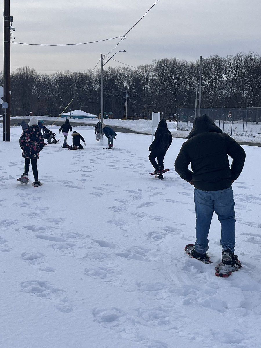 TerryGendron's tweet photo. #Snowshoeing with our Middle School Unified Physical Education classes @CohoesSchools #LifetimeActivity #GetOutside I love my job! https://t.co/V9KPgBjnWH
