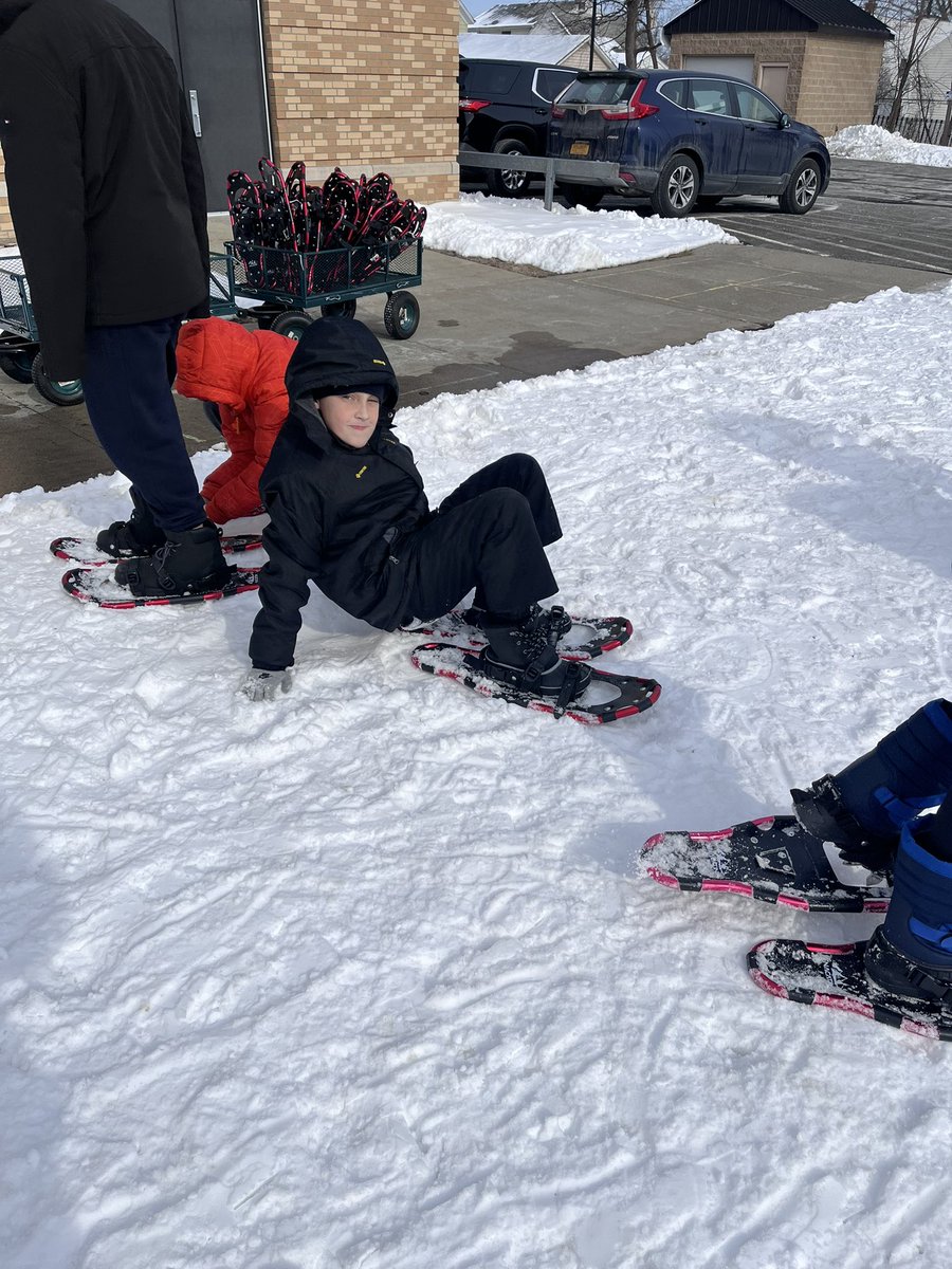#Snowshoeing with our Middle School Unified Physical Education classes <a href="/CohoesSchools/">Cohoes City Schools</a> #LifetimeActivity #GetOutside I love my job!