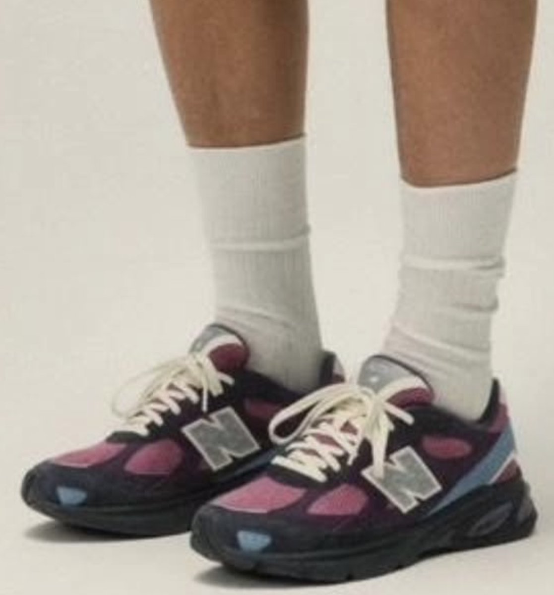 KITH &amp; NEW BALANCE ARE COOKING 🔥 
Get your first look at the 2010 model in collaboration with Kith...