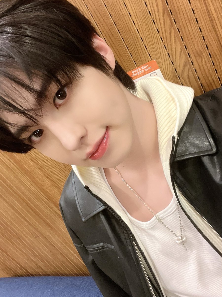 유니버스야 수고했어🌌
함께해 준 제니스 사랑해요오🧡

#EPEX #이펙스 #AYDEN #에이든