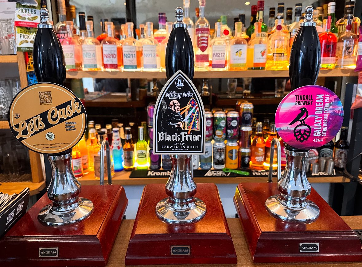 Presenting to you Saturday Beers at The Magnet 🧲🍻

<a href="/alldaybrewing/">alldaybrewing</a> 
• Let’s Cask (4.4%) 🍺 (V 🌱)

<a href="/AbbeyAles/">Abbey Ales Brewery</a> 
• Black Friar (5.3%) 🏰 

<a href="/tindallbrewery/">Tindall Brewery</a> 
• Galaxy Dream (4.0%) 🌌 

#MagnetMicropub #ColchesterPub #Colchester #ColchesterBusiness #EssexPub #MicroPub
