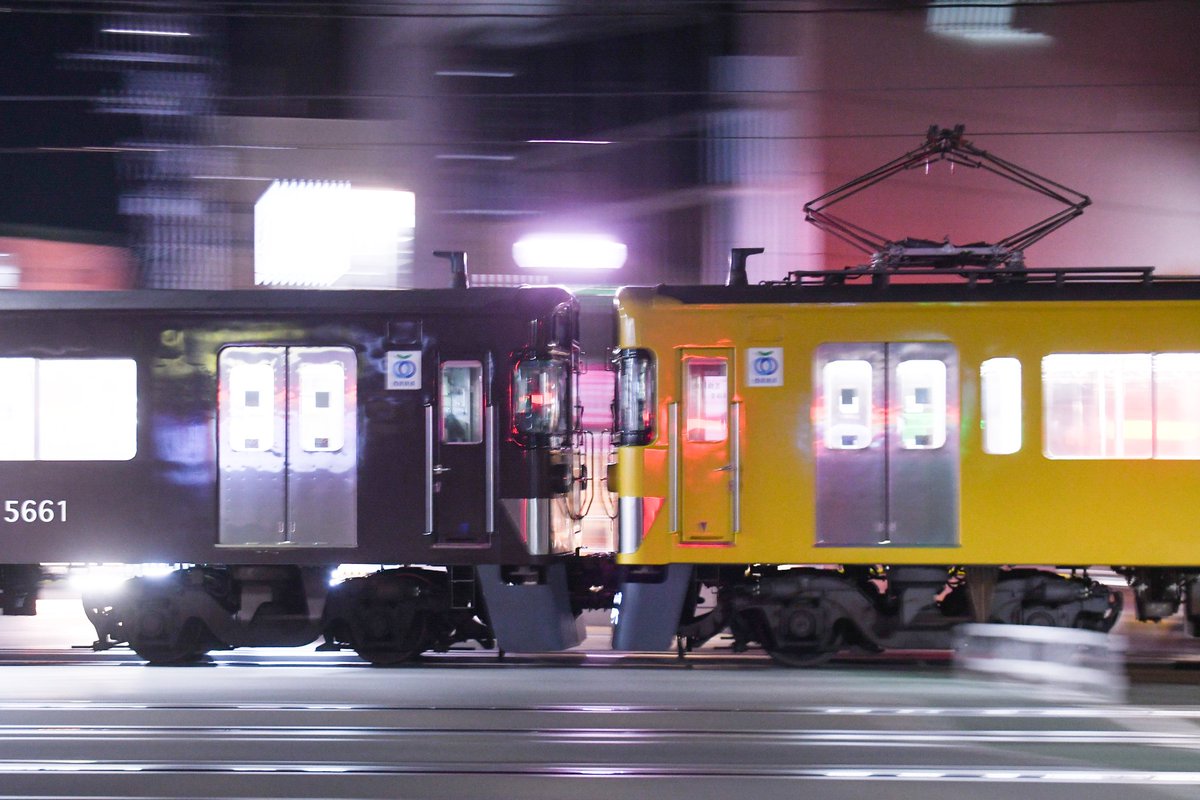 SIB_KAME's tweet photo. 2/22 西武2000系 不定期回送
第9901列車 西武2000系 2069f＋2463f https://t.co/iLYjL9NY14