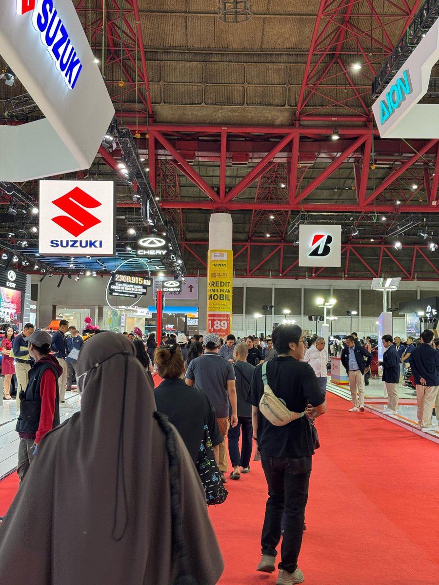 Wah ternyata bunganya ringan cuma 1,89%, deposit tanpa ribet lock dana. Pilihan brand kendaraan juga banyak. So tunggu apalagi segera ke JI-EXPO Kemayoran sebelum kehabisan.