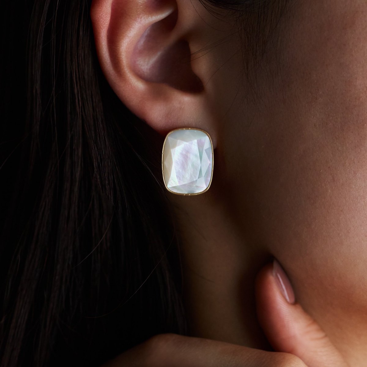 talkative新作"SURFACE" マザーオブパールを使ったエレガンスさが際立つ新しいコレクション。