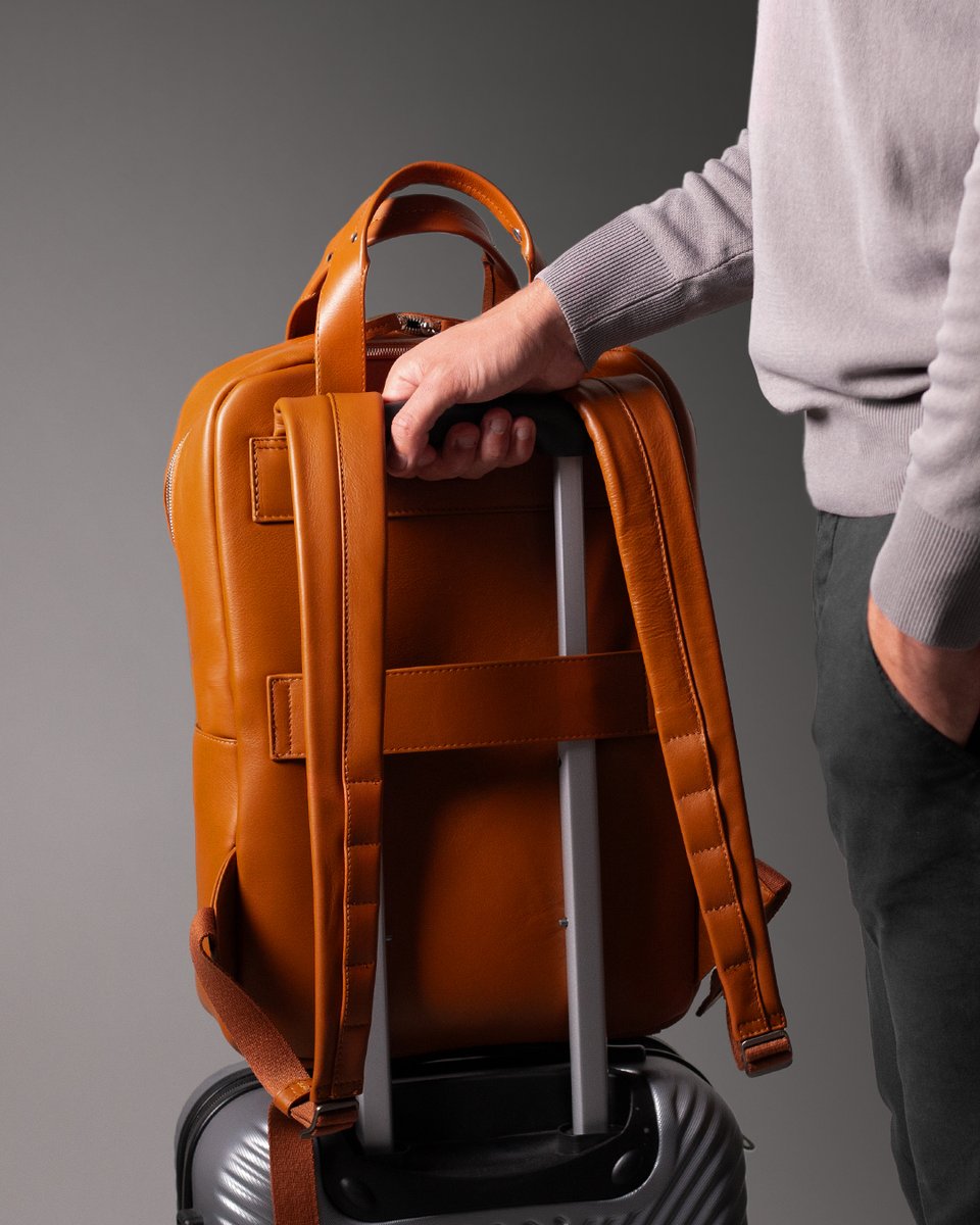 harberlondon's tweet photo. City Backpack | Harber London
Smart, compact, and adventure-ready, our timeless backpack keeps your tech safe & essentials organised—perfect for commutes or long trips.
Handcrafted with rich Full Grain Leather.
#harberlondon #harber
https://t.co/iTSBvQQCXb https://t.co/KKbdtXaUIU