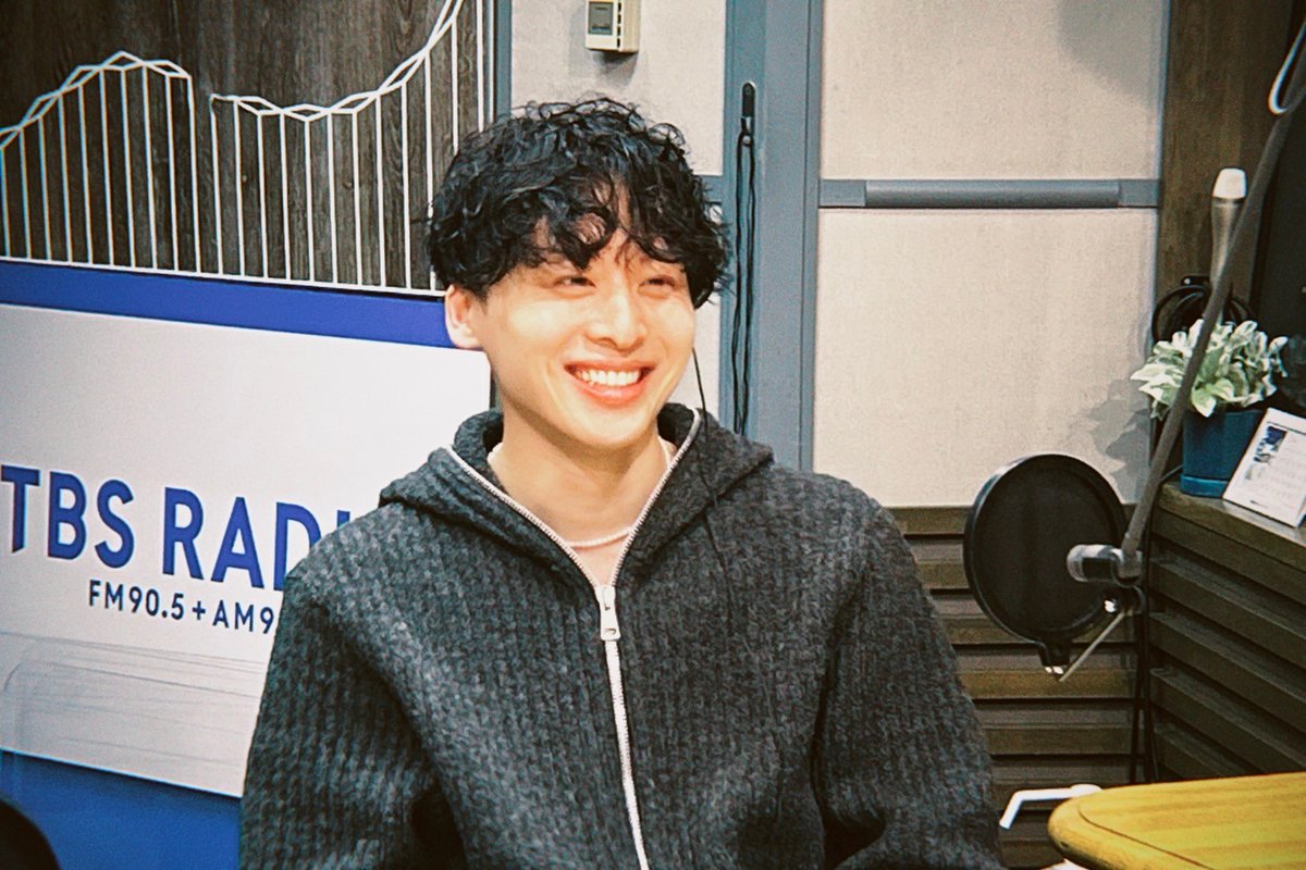 radio_talkabout's tweet image. ⏳#トークアバウト 生放送中⌛
今夜の1曲目🎵
#sumika 『#StartingOver』からスタート🎧🤍
👉 radiko.jp/share/?sid=TBS…

生放送中もメッセージ募集中🙌  
#トークアバウト で
あなたが今「カウントダウン状態」にあるもの
を教えてね🐈
#Da_iCE #工藤大輝 #TBSラジオ #sumika #片岡健太