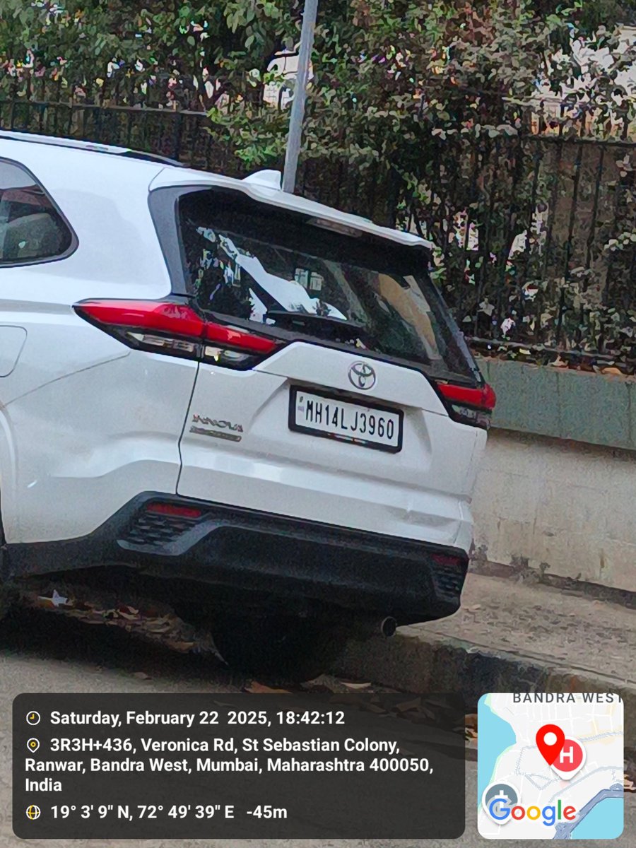 Ricper16's tweet image. @CPMumbaiPolice@MNCDFbombay @MTPHereToHelp@mumbaitraffic. This car is parked in a No Parking Zone on the wrong side of the road on Veronica Road Bandra West next to KyleMore building. Kindly issue the owner of the vehicle a parking ticket.