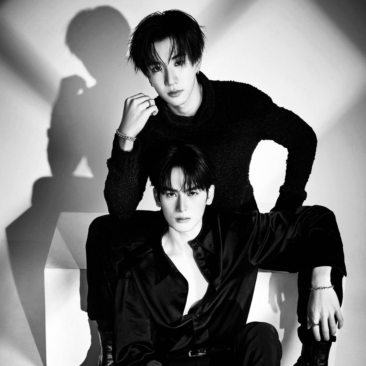 metanapon's tweet photo. #PERTHSANTA x #PROJECTJASPER MPREG AU

𝑺𝑰𝑵𝑺

Tentang Sakhya, anak bontot dari keluarga Pratama yang diposesifin sama ketiga kakaknya. Namun apa daya jika ketiga kakaknya luput dan menemukan Sakhya pingsan di bathtub dengan mengenggam testpack yang menujukkan dua garis biru? https://t.co/wm5krBChY5