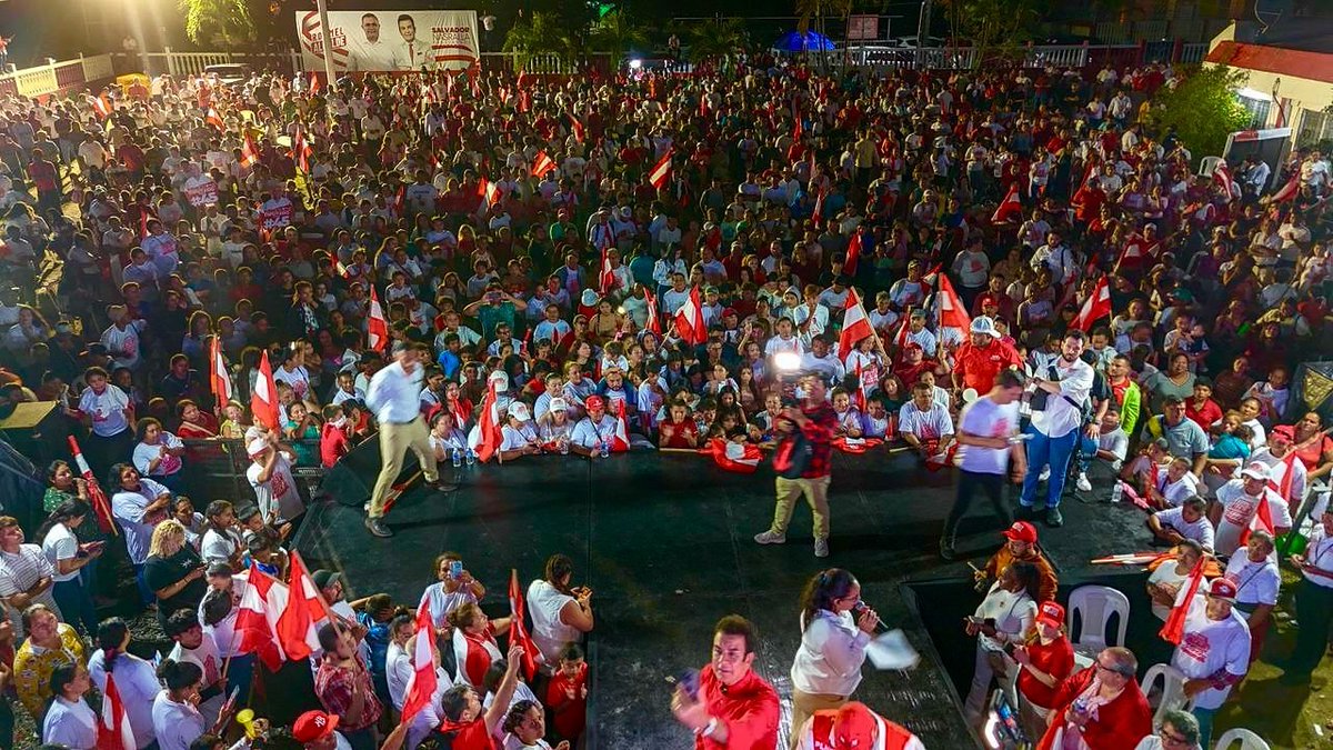 SalvaPresidente's tweet photo. Puerto Cortés vivió una megafiesta liberal🇦🇹 la noche de ayer viernes junto a nuestro precandidato a alcalde @RommelAndradeHN  , nuestro candidato al CCEPLH @AllanRamos_PLH , diputados y toda nuestra estructura lista y preparada para defender los votos este 9 de marzo. 🇦🇹
🇦🇹 La unidad del Partido Liberal esta en el movimiento ¡Vamos! Honduras, es aquí donde están la mayoría de los liberales, dispuestos a transformar Honduras y hacer que el liberalismo regrese nuevamente al poder.

🇦🇹 La Esperanza sigue siendo Rojo-Blanco-Rojo y el movimiento ¡Vamos! Honduras 🇦🇹

.#VamosHonduras #9demarzo
#Casilla3PLH ⚪⚪🔴⚪