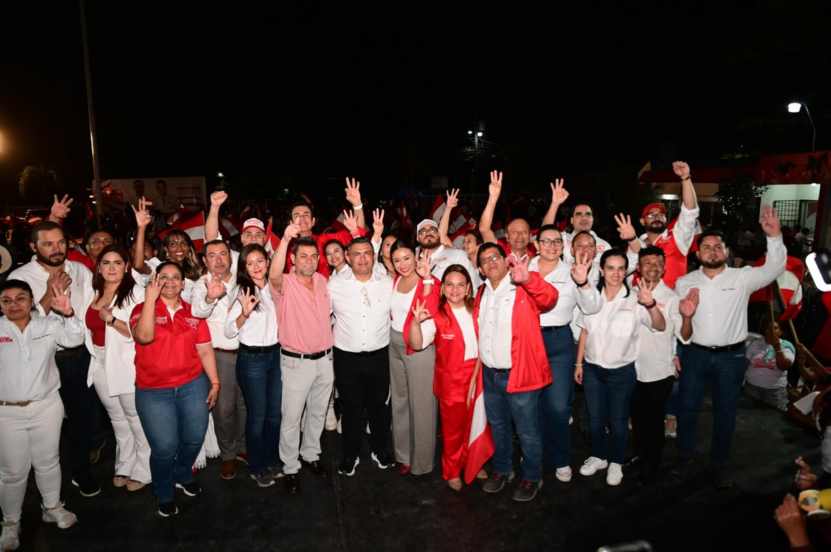 SalvaPresidente's tweet photo. Puerto Cortés vivió una megafiesta liberal🇦🇹 la noche de ayer viernes junto a nuestro precandidato a alcalde @RommelAndradeHN  , nuestro candidato al CCEPLH @AllanRamos_PLH , diputados y toda nuestra estructura lista y preparada para defender los votos este 9 de marzo. 🇦🇹
🇦🇹 La unidad del Partido Liberal esta en el movimiento ¡Vamos! Honduras, es aquí donde están la mayoría de los liberales, dispuestos a transformar Honduras y hacer que el liberalismo regrese nuevamente al poder.

🇦🇹 La Esperanza sigue siendo Rojo-Blanco-Rojo y el movimiento ¡Vamos! Honduras 🇦🇹

.#VamosHonduras #9demarzo
#Casilla3PLH ⚪⚪🔴⚪