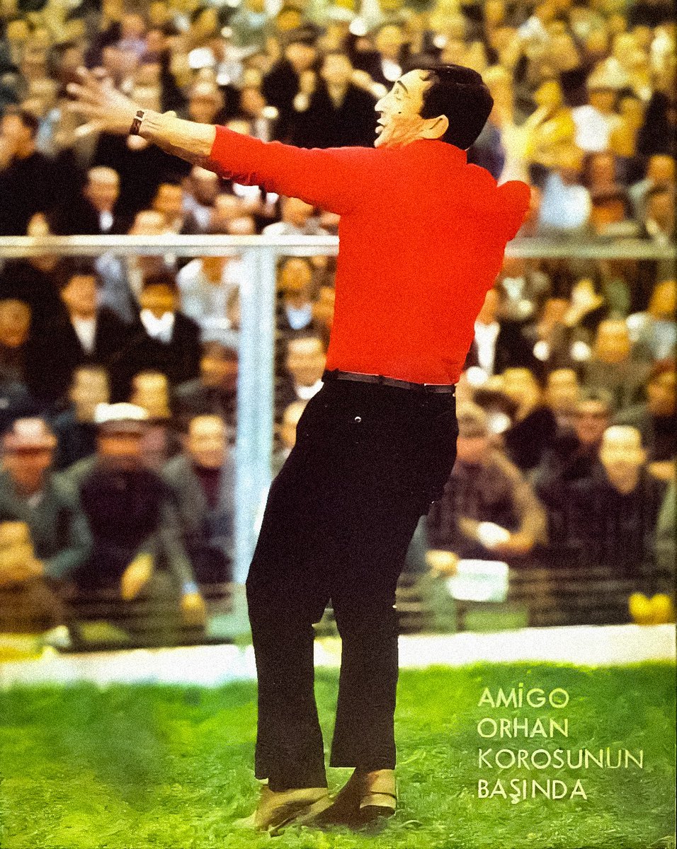 Dünyanın en büyük orkestrasının şefi. ♾️