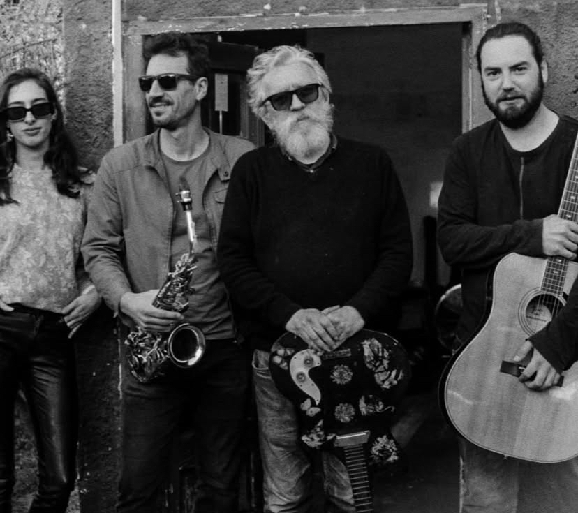 Música, lecturas y un disco repleto de arte

🎙Escuchá la entrevista completa con el escritor Gustavo Espinosa y el saxofonista Samuel Diogo

radiocarve.uy/musica-lectura…