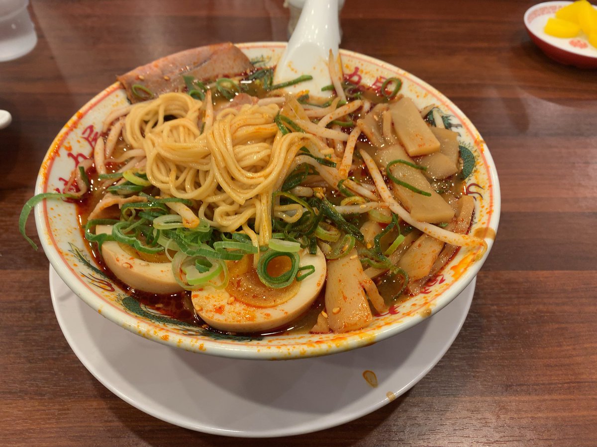 今日は魁力屋のラーメン屋に来た〜(*≧▽≦)
味たまラーメン辛くてめっちゃ美味しい(*´～｀*)ŧ‹"ŧ‹"ŧ‹"
