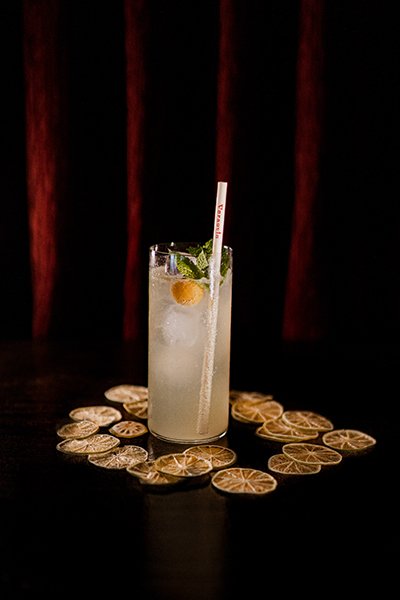 El Día Mundial del Barman se celebra el 24 de febrero , fecha que conmemora el trabajo de estos profesionales que convierten cada sorbo en una pequeña revolución del alma. <a href="/borja_cortina/">Borja Cortina</a> nos descubre #Recetas de 6  #cócteles... periodistadigital.com/elbuenvivir/20… <a href="/VarsoviaGijon/">Varsovia Gijon</a> #varsovia