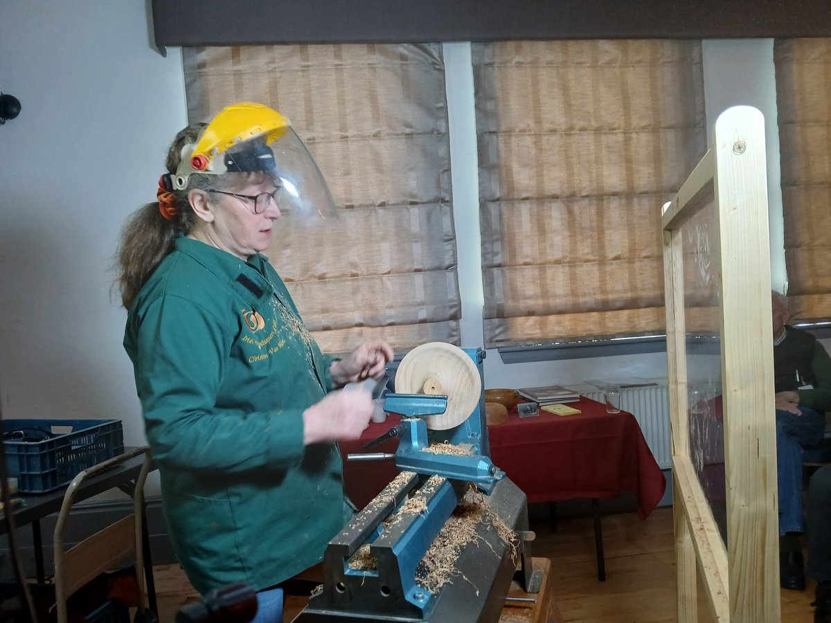 Christiene van Bussel turning a doughnut bowl here at the #Craobheo #woodturning seminar  <a href="/GatewaySwinford/">Gateway Hotel Swinford</a> #Swinford