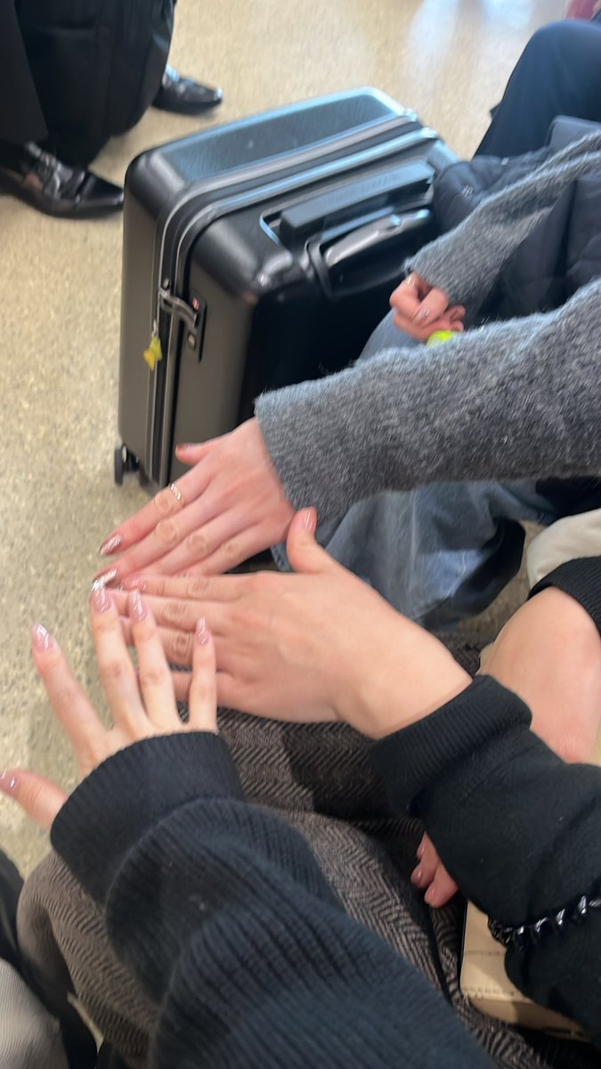 YLDISK's tweet photo. 直前すぎて飛行機いつもの5倍したから
5倍楽しもうの会 https://t.co/EyY5pBjy8G