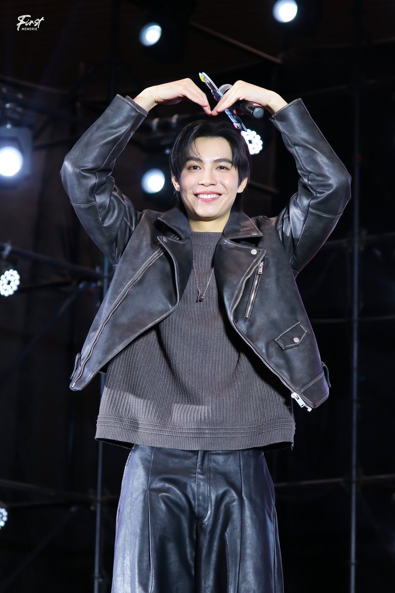 First_Memorie's tweet photo. 🫶🏻😽

FIRST x FPinQingdao 

#FirstFunPartyinQingdao
#Firstkanaphan #กองทัพของเฟิร์ส https://t.co/x1fdmRL1GP