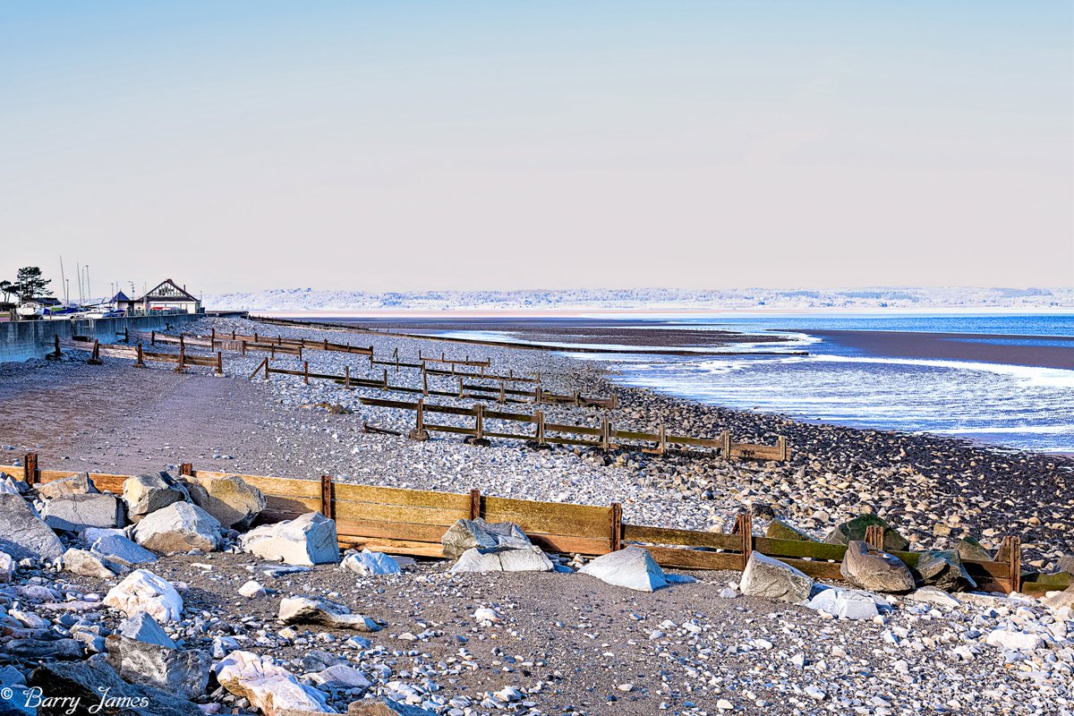 BJRoberts's tweet photo. A westerly view from Llanfairfechan beach with its old breakwaters, on a cold but clear mid-February day. @Ruth_ITV @WalesCoastPath @NWalesSocial @northwaleslive @OurWelshLife @northwalescom @AllThingsCymru #Llanfairfechan #Beach #OldBreakwaters #WesterlyView #February #Wales https://t.co/NeV8agNOeS