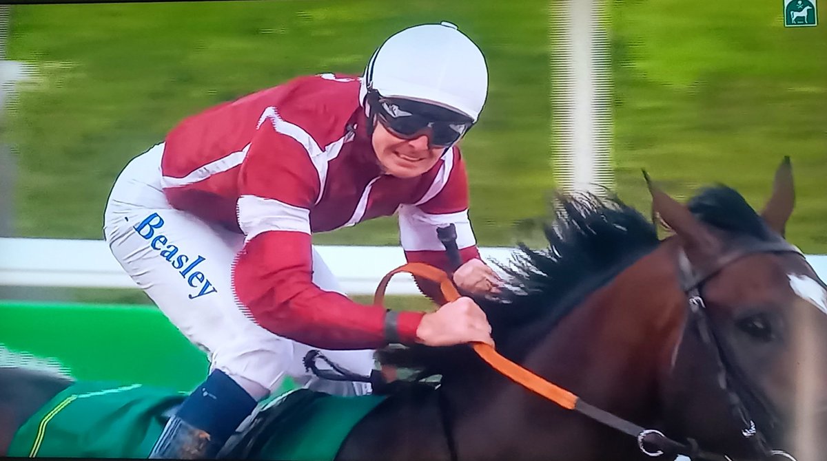 oscarsito81's tweet photo. #HorseRacing #Hipismo #Internacional @TheSaudiCup #KingAbdulazizRaceCorse #SaudiDerby magnífico triunfo por parte del [6] Golden Vekoma Race3 #Results https://t.co/2YmGhCwQPA