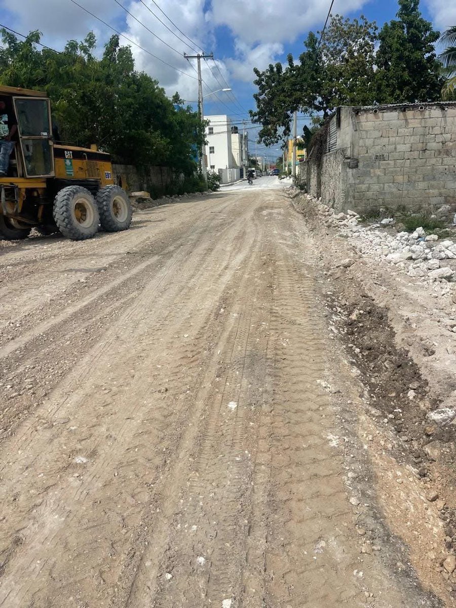 AyuntamientoVPC's tweet photo. garantizando una circulación más segura y fluida para todos.

💪 Continuamos trabajando en el acondicionamiento de calles para mejorar la movilidad en diversas zonas.

#EstamosTrabajandoParaTi #SeguimosAvanzando https://t.co/KqQUqAVIZU