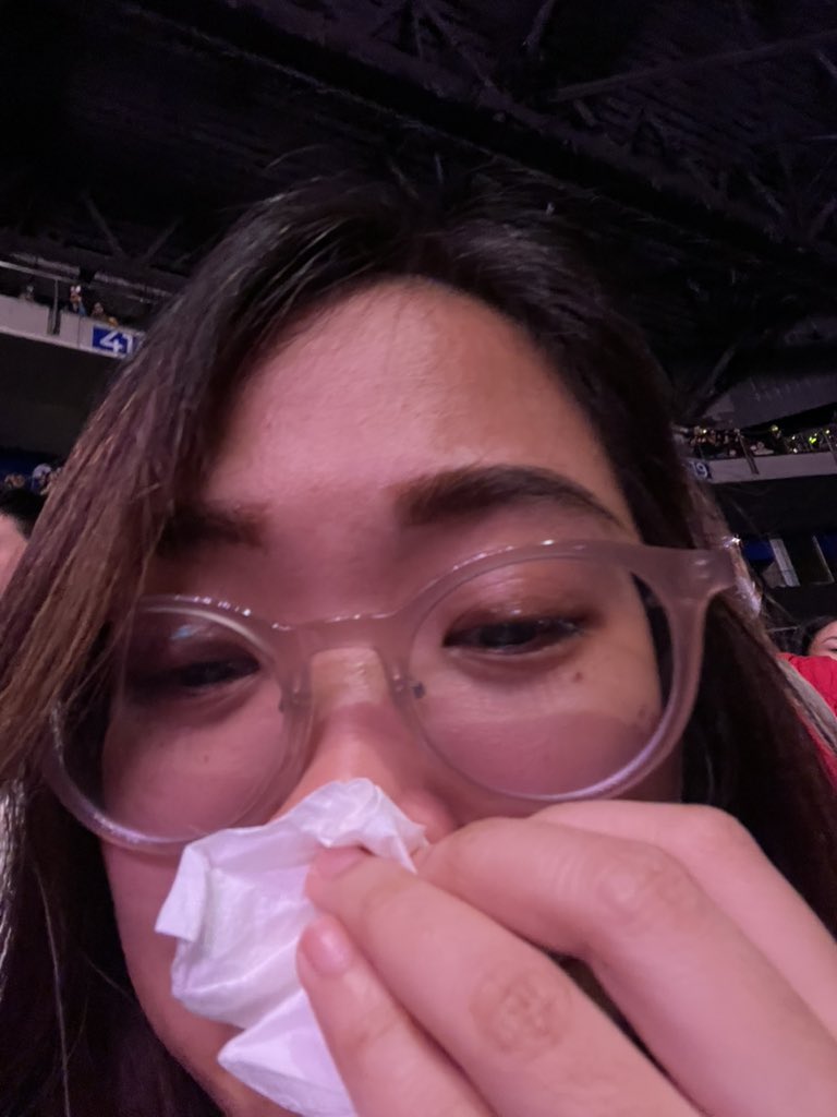 HoeColate's tweet photo. Look who's ugly crying. I prayed for times like this. Girl huhuhuhu I am living in my prayer. 🥺😭

Taeyang, I really can't thank you enough.
You just made this little girl dream come true. Mahal kita. 🥺😭

#TAEYANGinManila 
#LightyearInManila https://t.co/0SY6gzKqKe