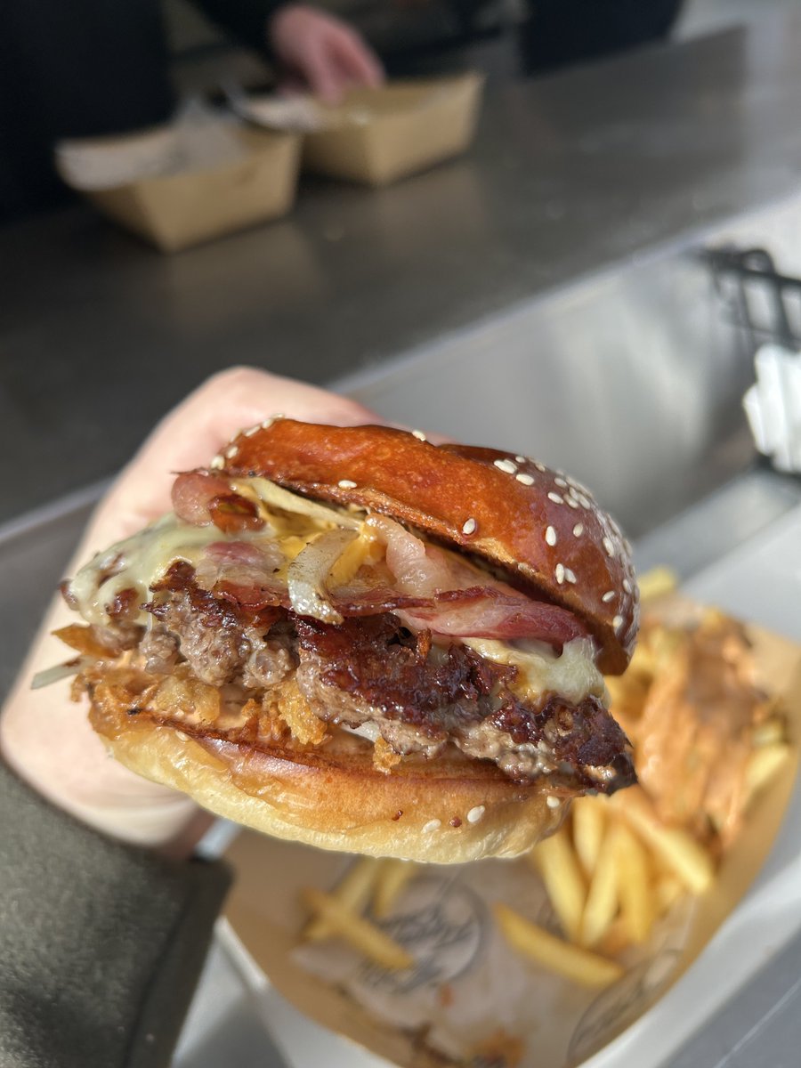 MeatandOneVegBlog tweet media