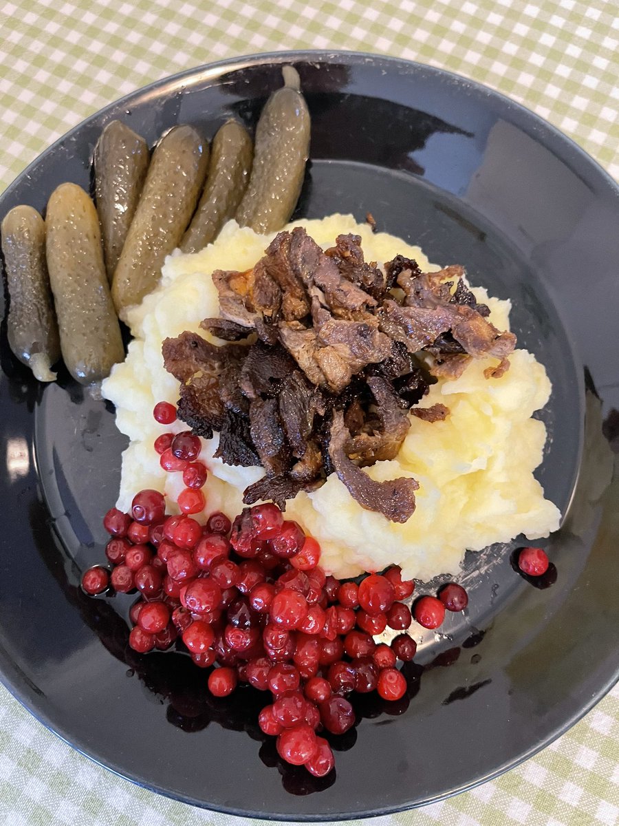 Poronkäristystä 😋 #ruokatwiitti