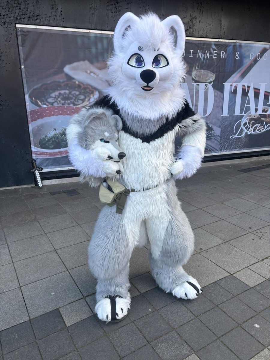 WolframLiu's tweet image. To infinity and beyond!
Husky wolf: @Husky_WRN 
Dragon: @ExtrysGO