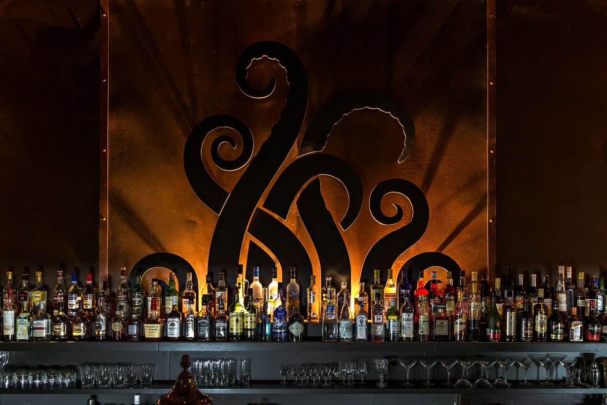 Próximo #MartesMartini en <a href="/Verneclub/">Verne Cocktail Club</a> 

Dry Martini mas barato que una birra $4000🇦🇷.

Si nunca tomaste un🍸 es tu oportunidad.

RSVP