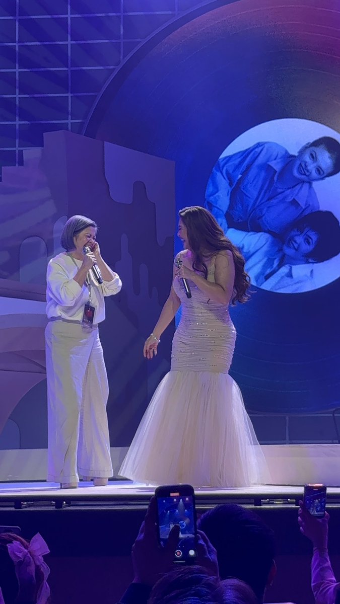 Oh mygaaaad hahaha Boss Cacai! The best!!!! <a href="/reginevalcasid/">regine alcasid</a> <a href="/cacaimitra/">Cacai Mitra</a> the cuutest!!! Nakakahappy!!! 

AsiasSongbird REGINE RESET
#RESETOriginals