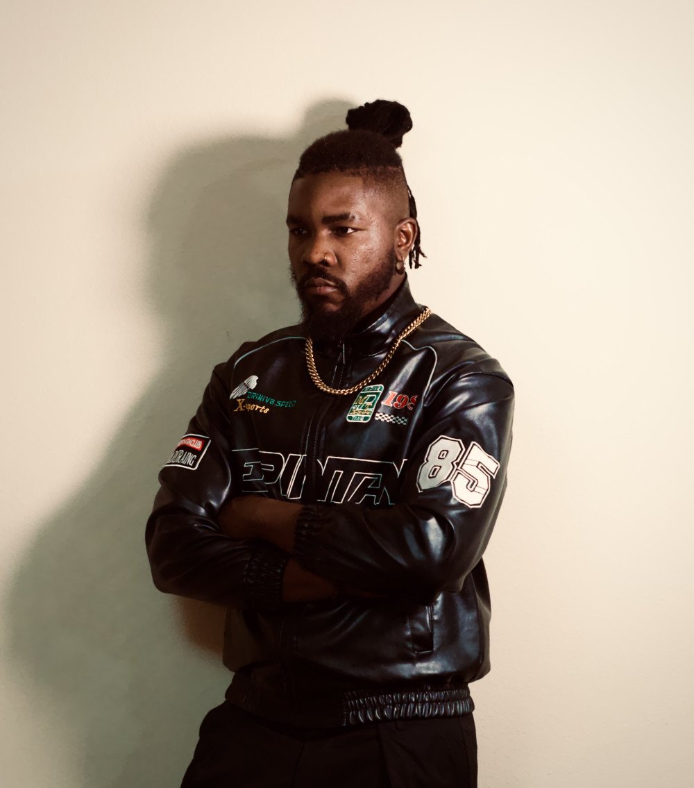 The Underground (@tughq_) on Twitter photo 🚨New EP alert!🚨
Bush Melo: A Bushman’s Rhythm by <a href="/CheWulaam/">CHé WULAAM</a>
Genre: Afrobeats, Afrofusion 🚨New EP alert!🚨
Bush Melo: A Bushman’s Rhythm by <a href="/CheWulaam/">CHé WULAAM</a>
Genre: Afrobeats, Afrofusion