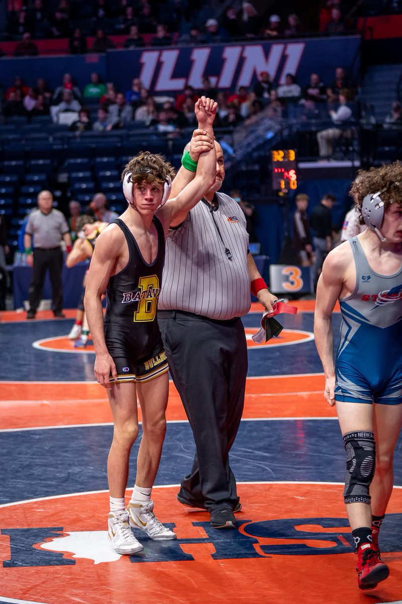 Kai Enos drops a hard fought blood round match 15-9. He ends his incredible 39 win freshman season one match short of being all-state. He will be back!