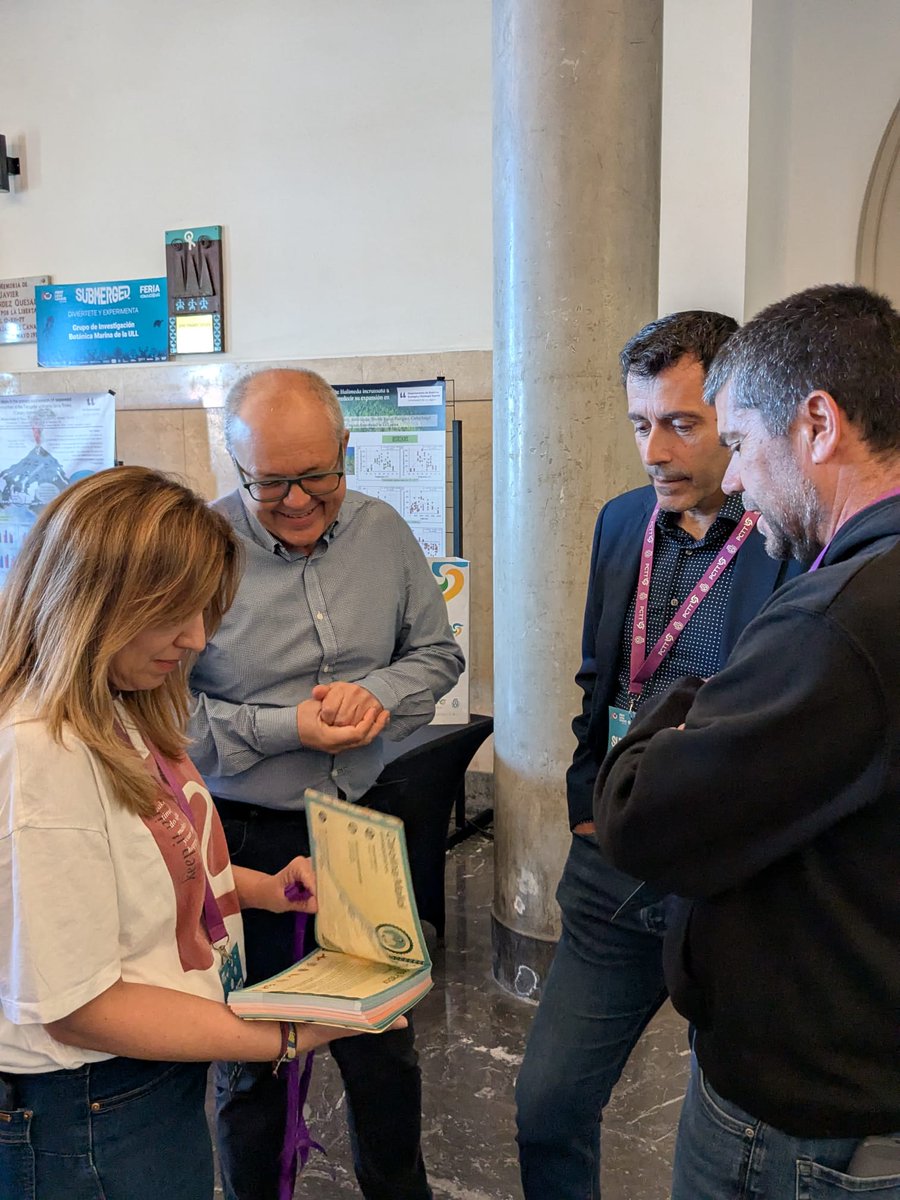 👉El rector de la <a href="/ULL/">Universidad de La Laguna</a>, <a href="/frangarciar/">Fran García</a>, la presidenta del Cabildo, <a href="/rdavmam/">Rosa Dávila</a>, el director gerente de la <a href="/fg_ull/">FundaciónGeneral ULL</a>, Julio Brito, y demás autoridades han visitado las diferentes actividades de la FLL, entre las que se encuentra la feria "Diviértete y Experimenta #CienciaULL"