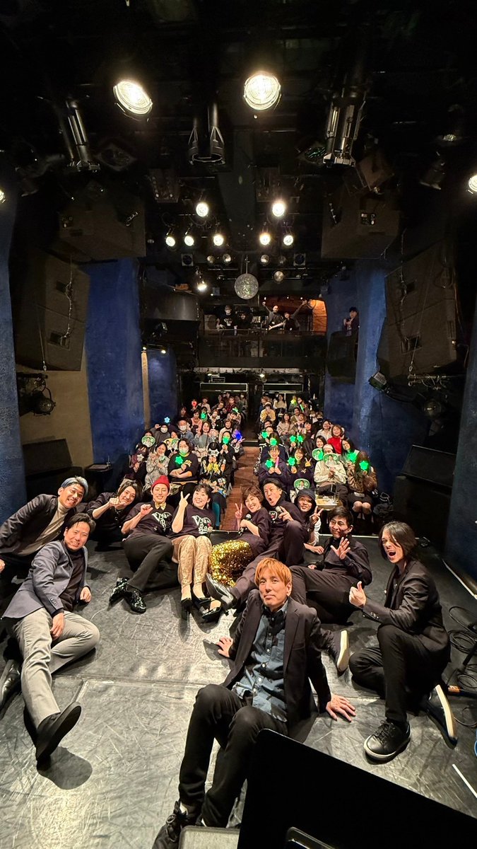 tokura_yuki's tweet photo. VyaBaseさんの7周年お客様感謝デーに行ってきましたー！
あー！お腹いたい！死ぬほど笑った！！

振り切れてる大人の本気の全力悪ふざけ！！
まじさいこうすぎた！！！
大尊敬！！自分もこれくらい振り切れたい！

お世話でなく、またぜひ出演させてほしいです！
アルティメットあっち向いてホイ！！！ https://t.co/h0MeaXdqUw