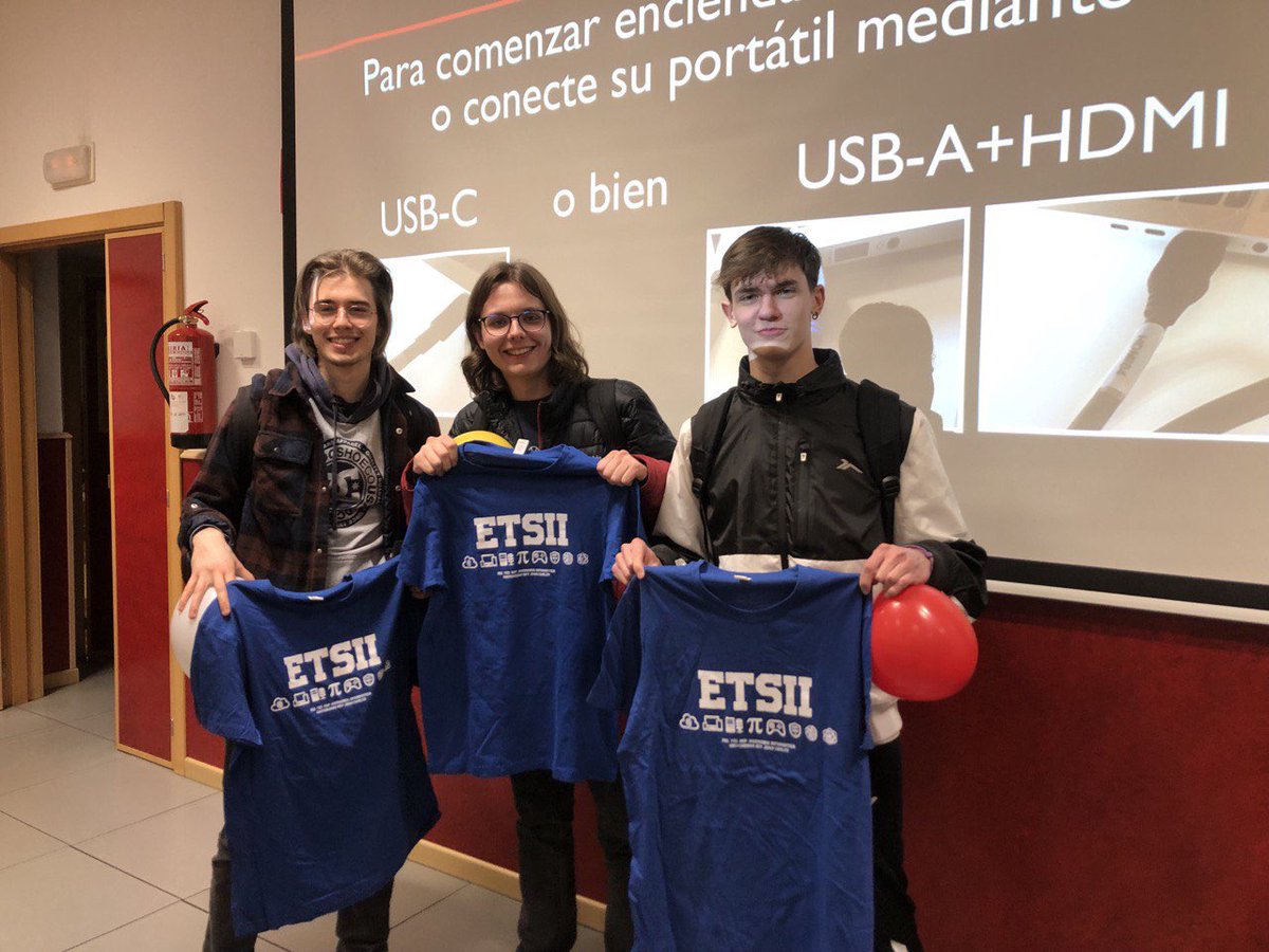 Así queda la clasificación del primer
 🎀concurso🎀 de la temporada.

🎁Camisetitas para Equipo Webo, que se queda con 1 solo problema sin resolver☝🏻

Nos vemos la semana que viene con Estructuras de Datos II😮‍💨🫵🏼