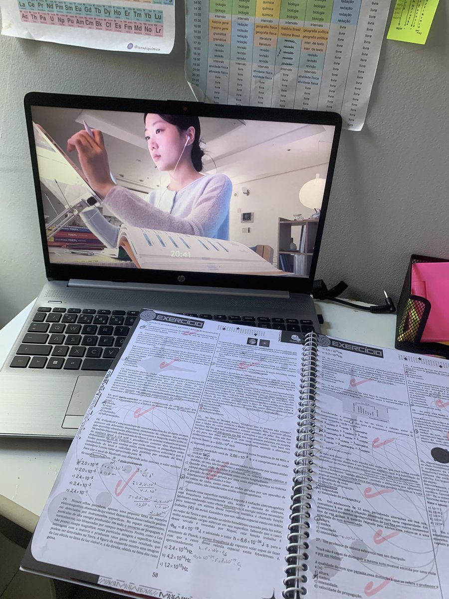 stuudynath's tweet image. coloca um study with me e play no sabado irmãs ✨✨✨✨✨