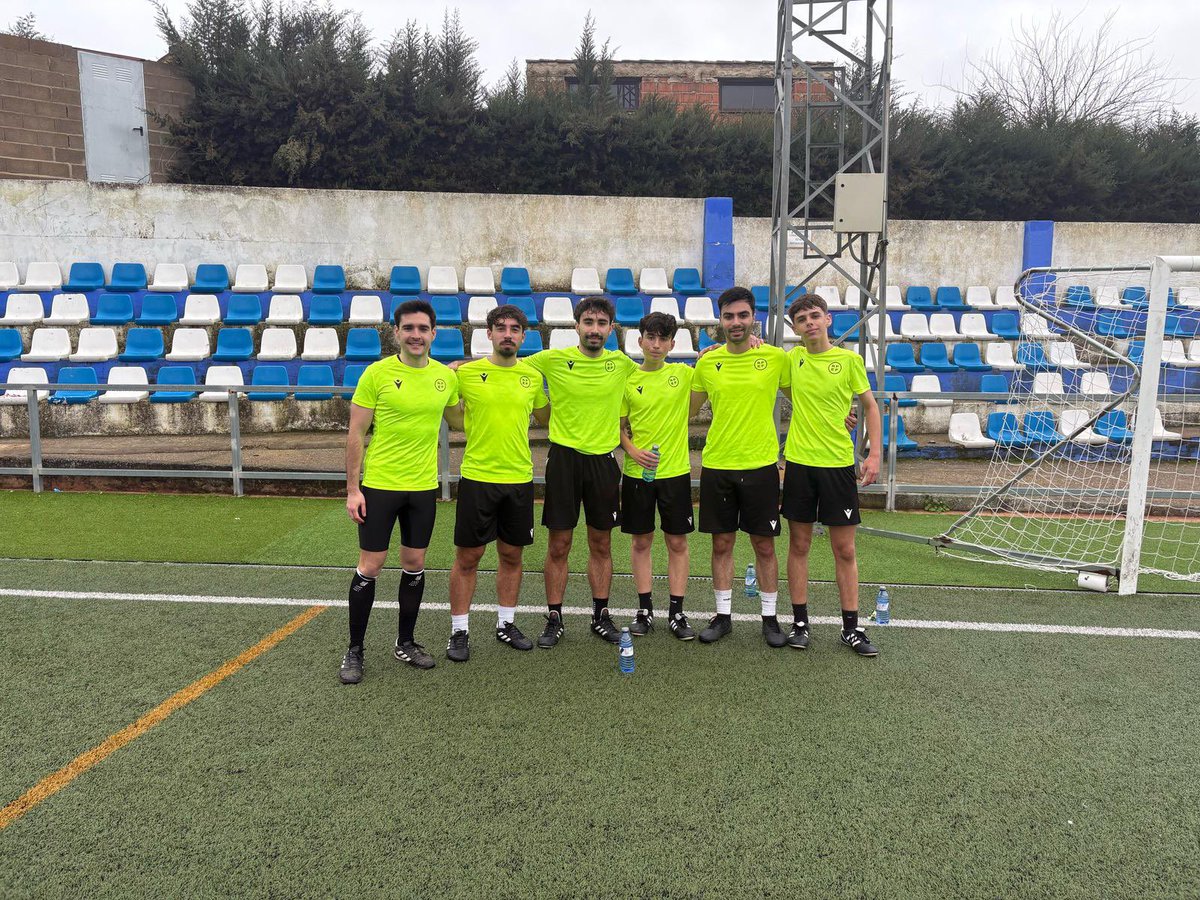 FutbolArbitros's tweet photo. 📸 Foto de nuestros árbitros en sus respectivas pruebas de ascenso 💯 https://t.co/FL29ic2jYv