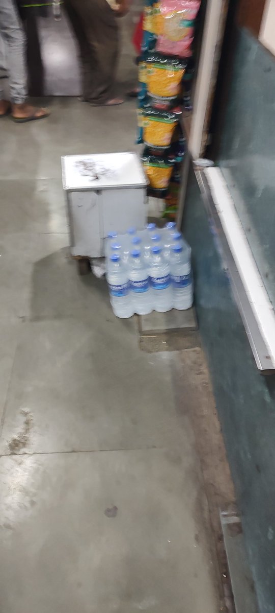 devendrabhide's tweet photo. No #Railneer avbl on plat no 2/3 Thane station.
Vendor informed there is no supply of #Railneer. Vendors selling other branded water.
Can you please look into this.
@Central_Railway  @drmmumbaicr https://t.co/1lensdZkQW