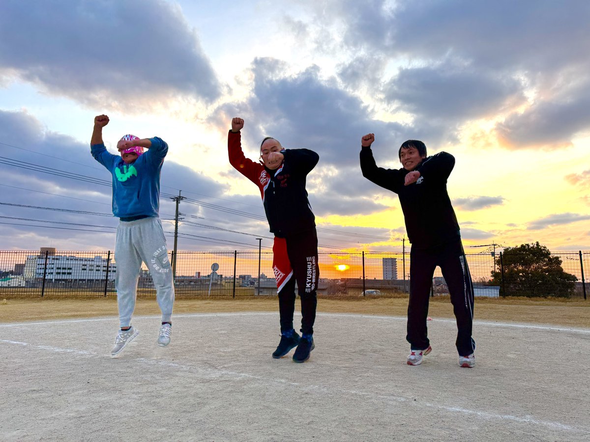 hanakomustang's tweet photo. 今年の舞台裏NG集！

#プロレス裏方のお仕事 #qpro #九州プロレス https://t.co/kX4d3Nmhv1